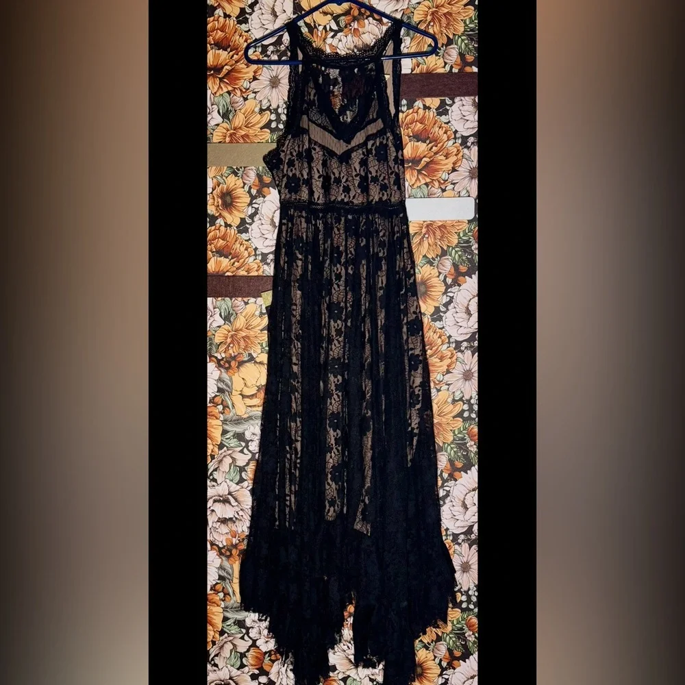 Joyfolie Black Lace Maxi Dress - Picture 5 of 8